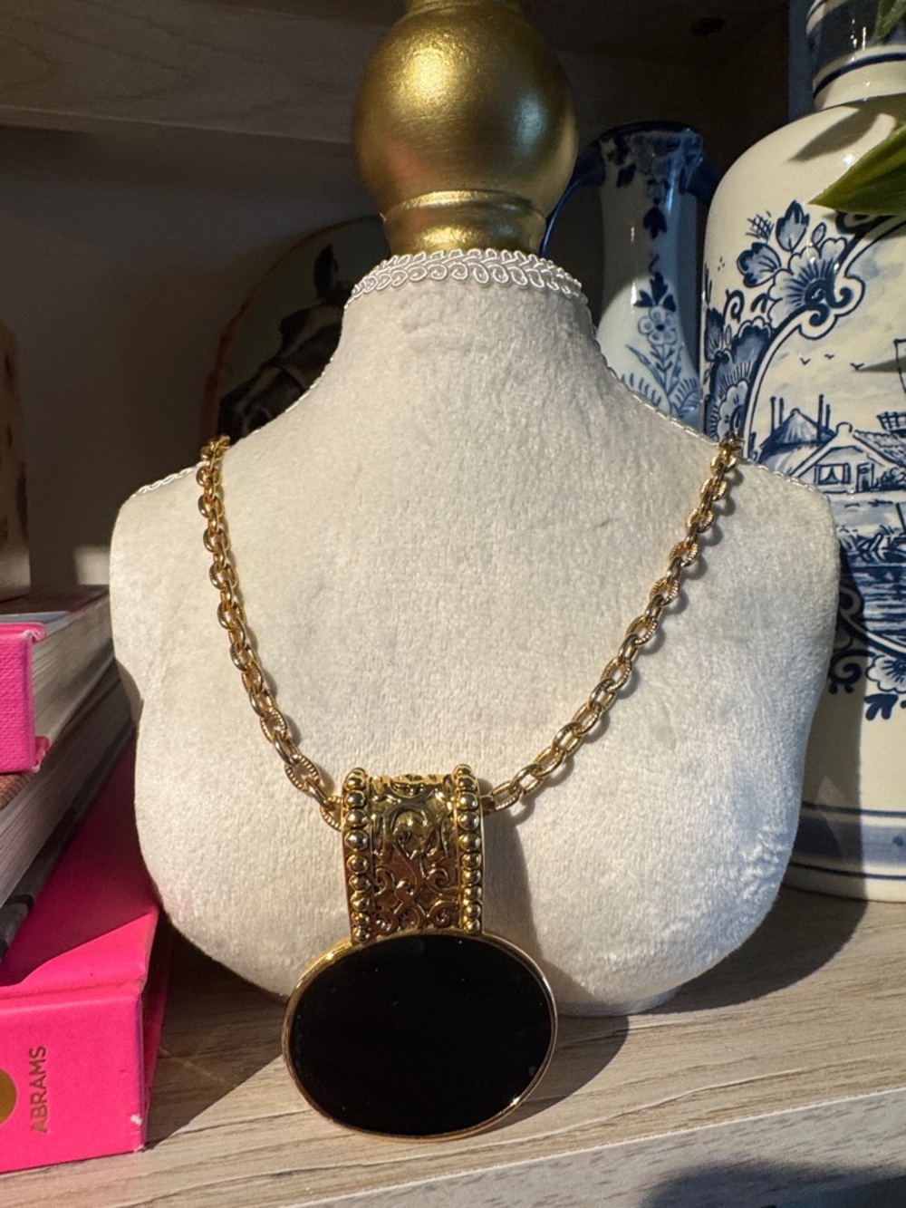 Vintage Signed Lisner Gold/ Black Cabochon Statement Pendant Necklace 1970s Mod